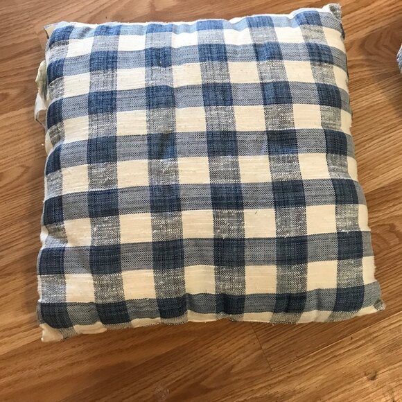 Blue & White Buffalo Check Seat Cushion 50" X 22" With 13 X 13 " Throw Pillow - Picture 8 of 10